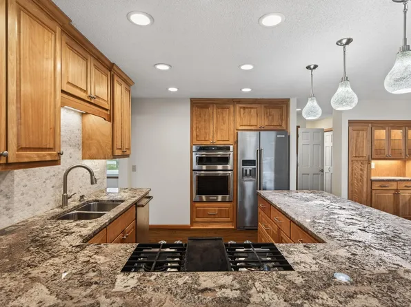 8057 Garfield St NE, Spring Lake Park, MN 55432