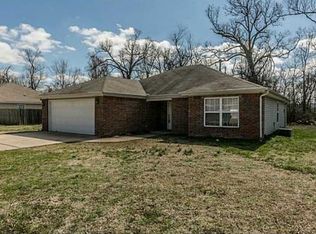 55 E Rob St, Farmington, AR 72730
