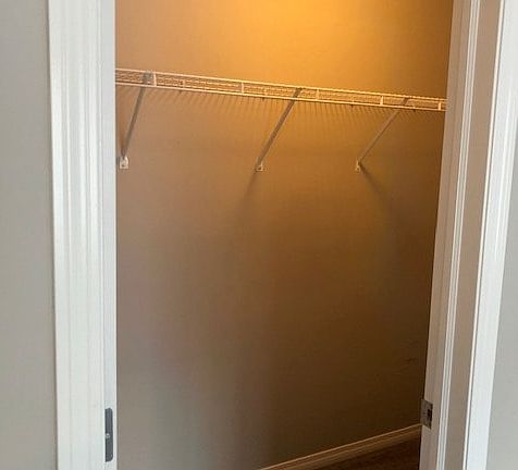 2nd image of 5129 19a Ave SW