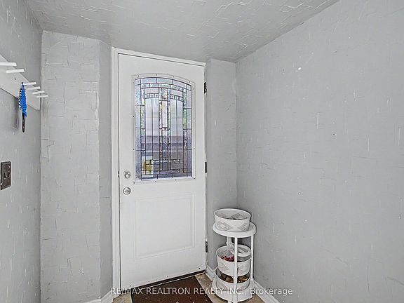 4th image of 6 Turnbull Rd