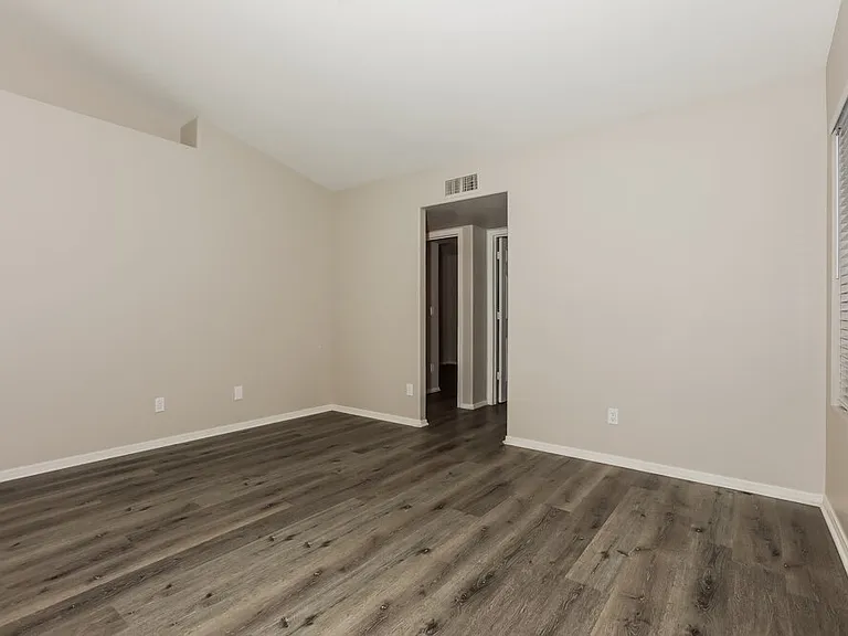 1922 E Cortez Dr — Photo 17