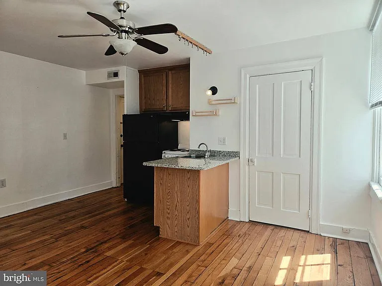 448 N Loudoun St #C — Photo 10