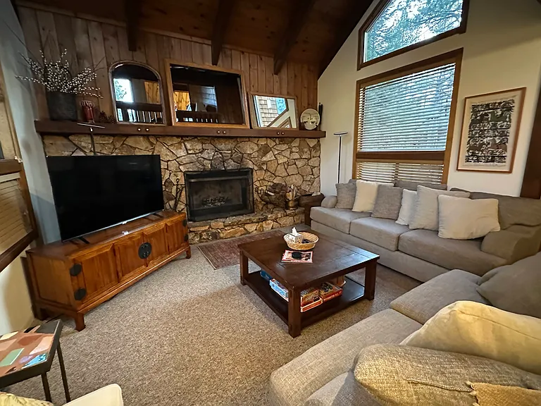 111 Basque Dr — Photo 10