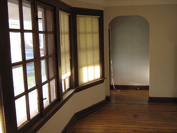 2nd image of 2043 Morrison Ave