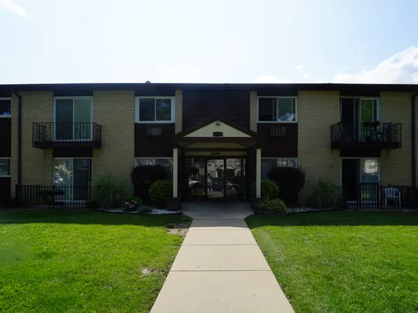 9588 Terrace Pl #205E, Des Plaines, IL 60016