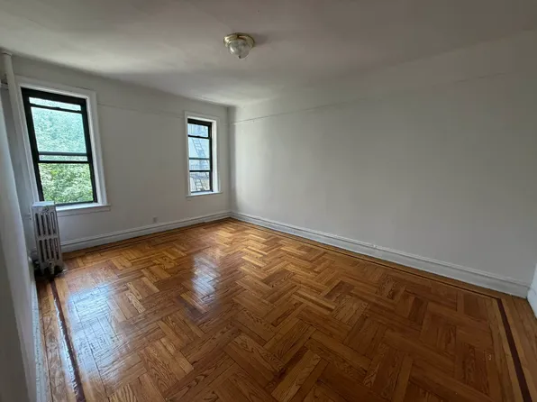 3510 150th St APT 5E, Flushing, NY 11354