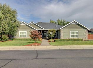 221 Bellerive Dr, Eagle Pt, OR 97524