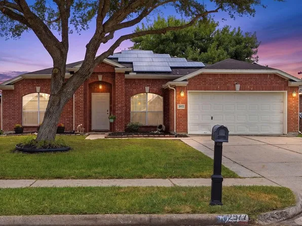 2977 Community Dr, Alvin, TX 77511