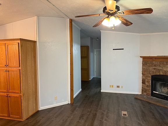 3rd image of 313 Glenwood St