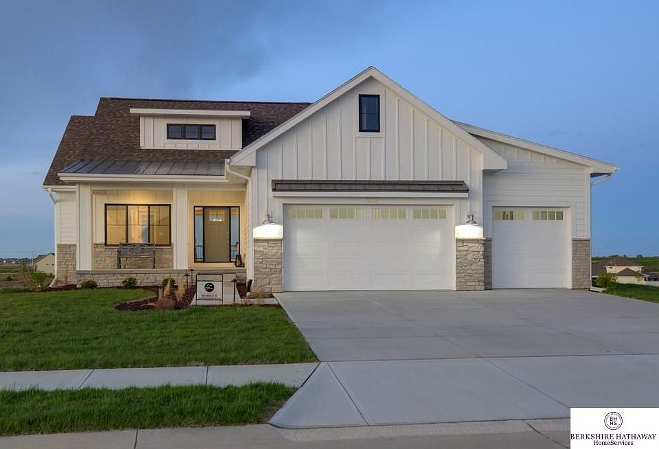 1st image of 4303 S 220th St
