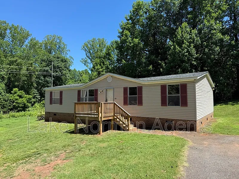 1121 McRee Heights Cir