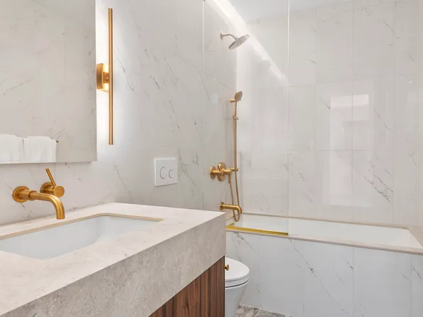 330 Grand Street image 7 of 16