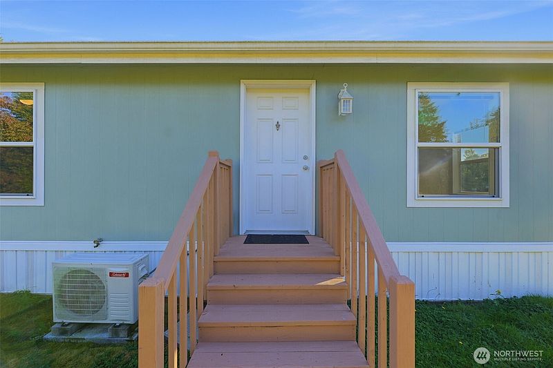 4th image of 512 SW Berry Lake Drive #26
