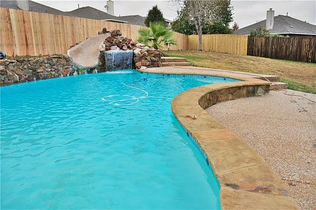 1st image of 7035 Hillwood Dr