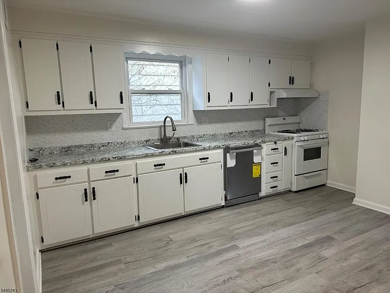 70 Chestnut St — Photo 1