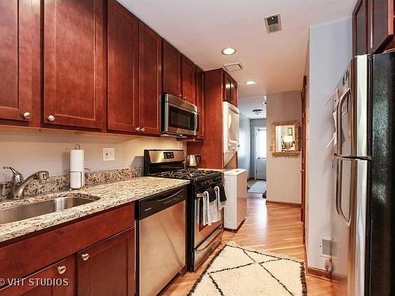 4th image of 2035 N Sedgwick St #1