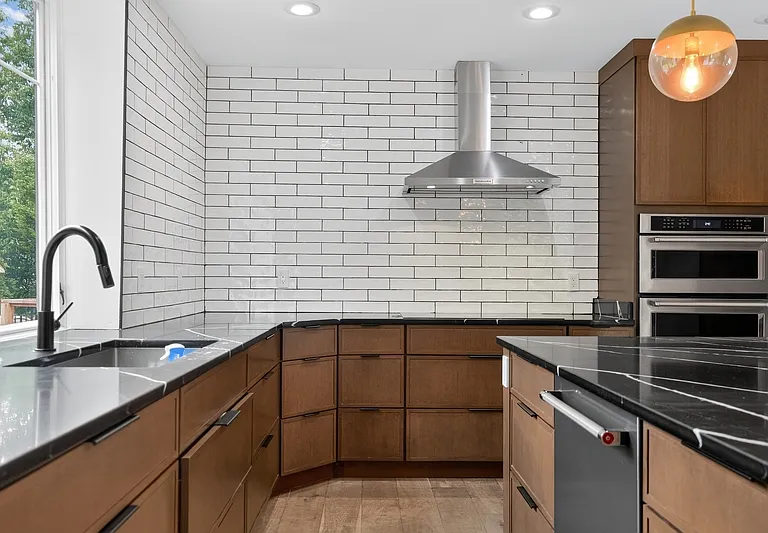 7818 Leland Rd — Photo 11