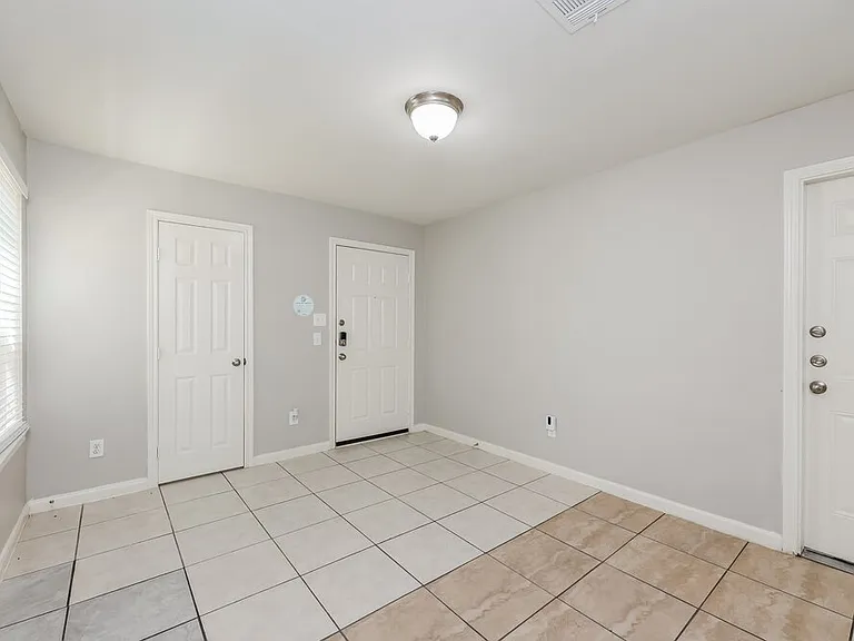4951 S Cancun Dr — Photo 8