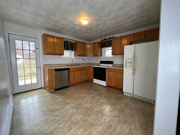 2nd image of 613 Greenview Ct