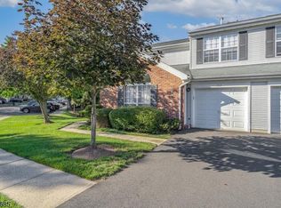 182 Grantham Dr, Somerset, NJ 08873