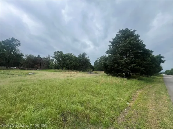 471618 E 1060th Rd, Muldrow, OK 74948