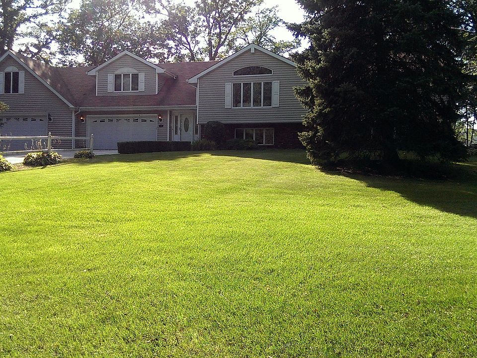 1st image of 8300 W 126th Pl