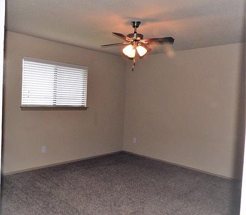 3rd image of 9608 Woodvale Dr #B
