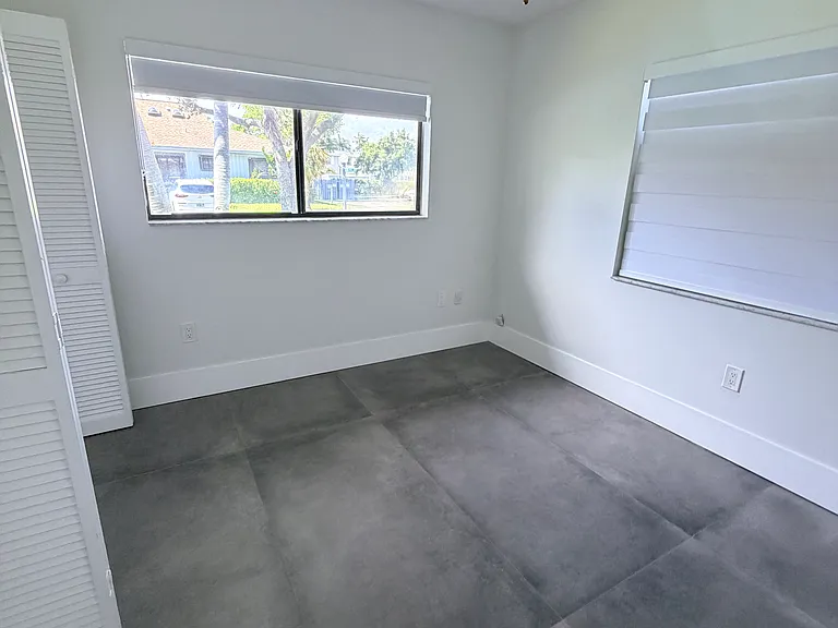 1531 Gabriel St — Photo 11