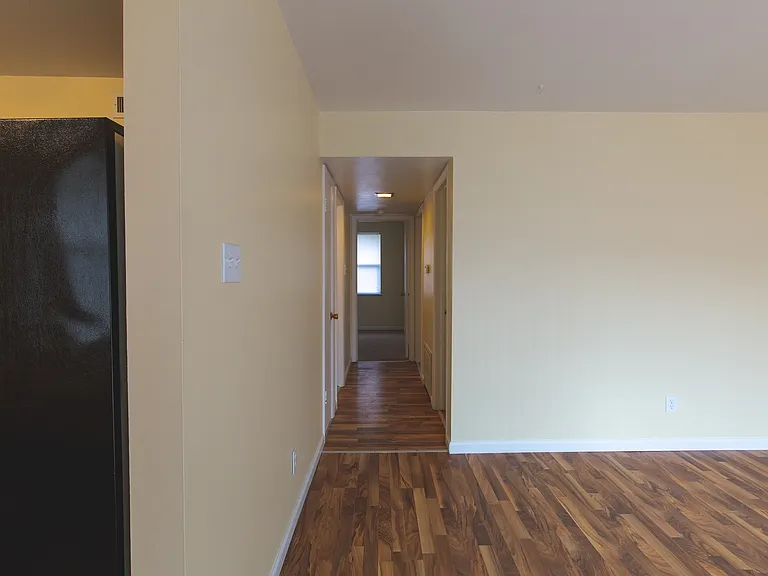 215 W Troy Ave #215C — Photo 6