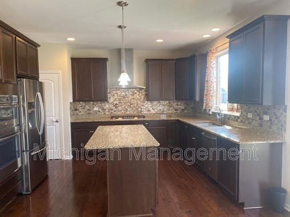 3rd image of 50323 Woodford Dr