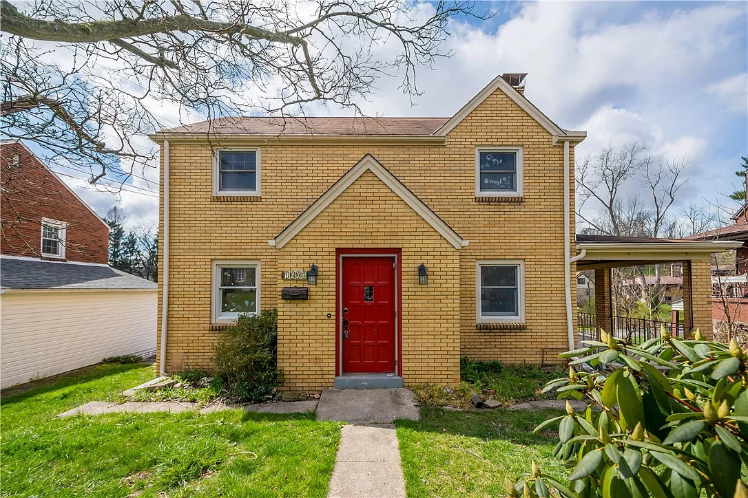 1003 Willow Dr photo 1