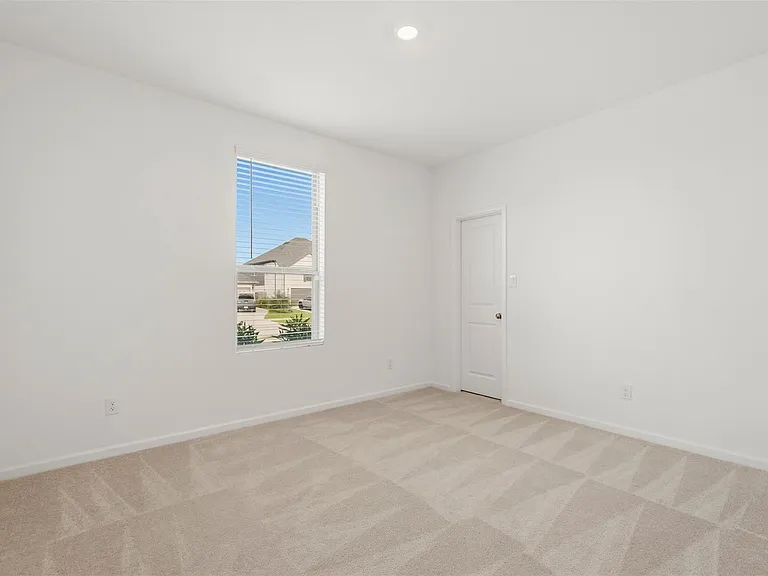 6407 Amberwood Dr — Photo 12