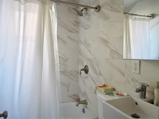 Rented by Space Real Estate | media 40