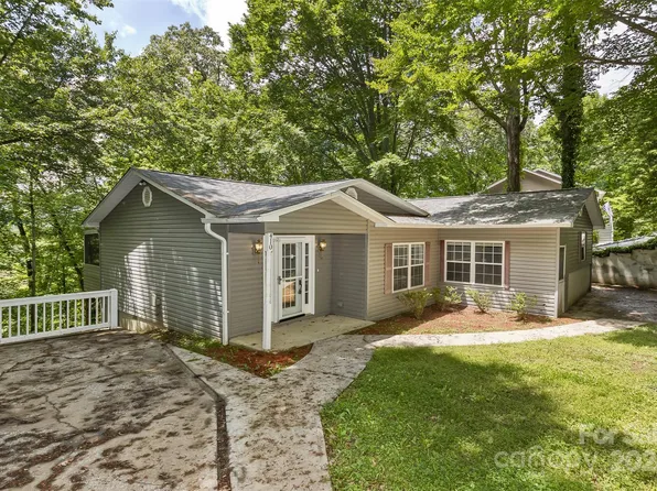 410 Scarlet Oaks Dr, Etowah, NC 28729