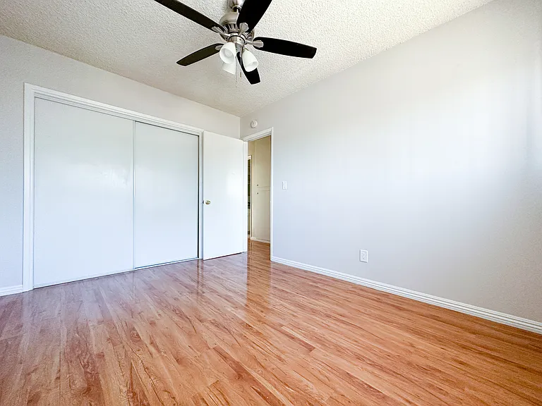 1111 Benito Ave #E — Photo 17