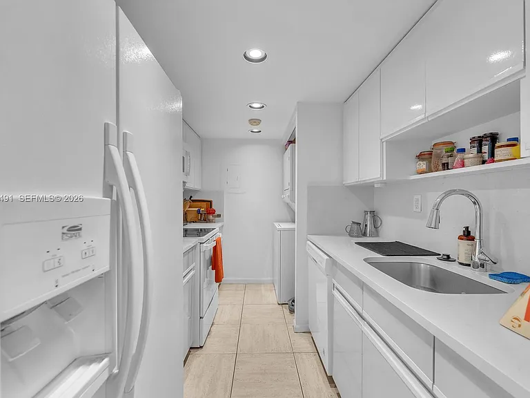 255 Galen Dr #2M — Photo 7