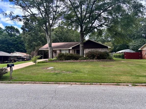 1802 Bruce Ave, Opelika, AL 36801