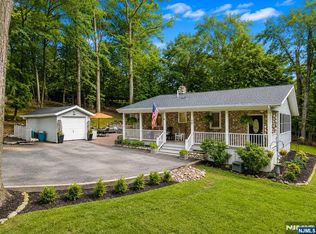 90 Highland St, Park Ridge, NJ 07656