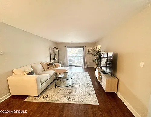 614 Sharon Garden Ct #614 Photo 1