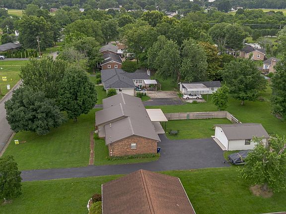 2nd image of 806 Brookhaven Cir