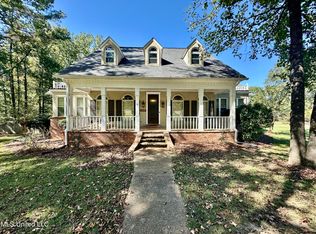9 Charleston Ave, Clinton, MS 39056