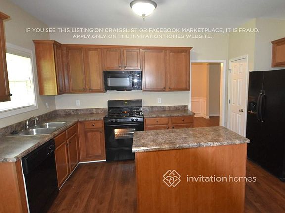 4th image of 2570 Freemont St