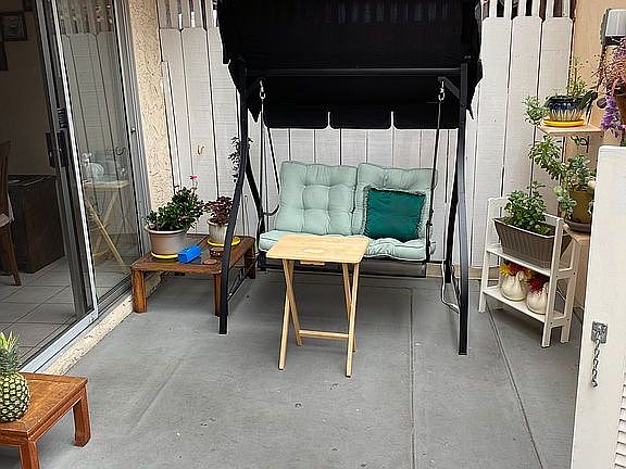 2nd image of 807 S Mollison Ave Unit 32