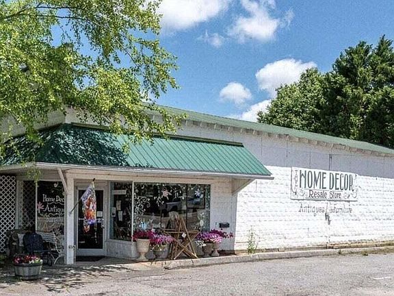 2nd image of 6710 Morganton Rd