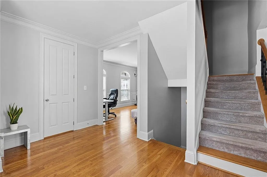 3 bed, 3.5 bath, 2389 sqft, $3,300 — Photo 3