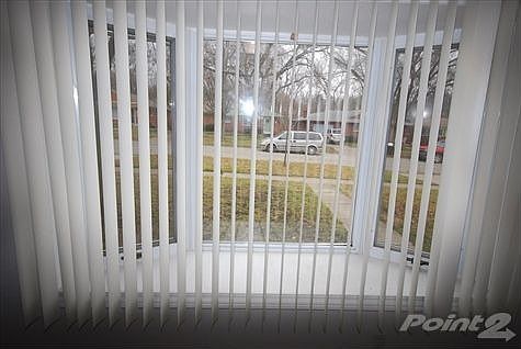 5th image of 215 Hill St