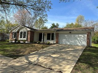 1116 Dutch Mill Dr, Ballwin, MO