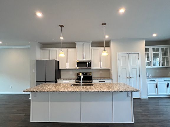 2nd image of 272 Sugar Maple Sq #23
