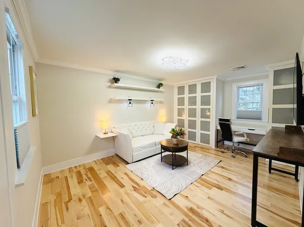 41 Main St #1B, Exeter, NH 03833
