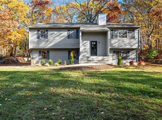585 Central Ave, Johnston, RI 02919